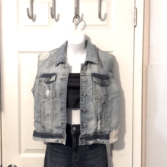 Light Blue Distressed Lace Denim Vest by 1st Kiss Sz L - Picture 1 of 4